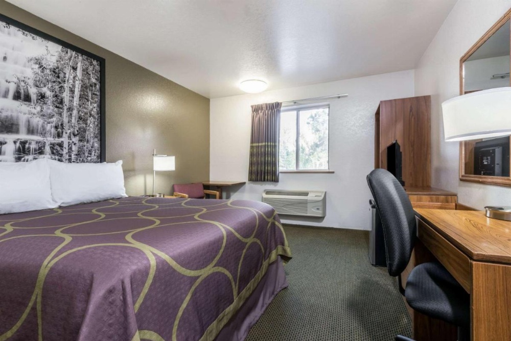 Super 8 by Wyndham Missoula/Reserve St. Image 11